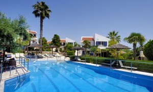 319856_10150755091284783_2045724877_n