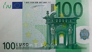 100 Euro; note; banknote; bill;