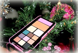 Too Faced Jingle All the Way palette!