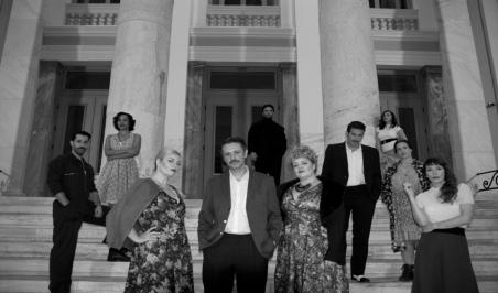 Διαγωνισμός για 10 διπλές προσκλήσεις για την παράσταση Παράνομα φιλιά - Κόκκινα Φανάρια