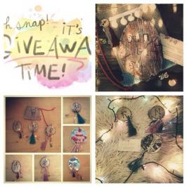 Διαγωνισμός με δώρο χειροποίητο ξύλινο γούρι με μονόγραμμα σε πολυτελή υφασμάτινη συσκευασία Διαγωνισμός με δώρο χειροποίητο ξύλινο γούρι με μονόγραμμα σε πολυτελή υφασμάτινη συσκευασία