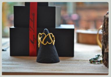 Διαγωνισμός με δώρο 5 δαχτυλίδια από τη Μάγια Ζούλοβιτς Διαγωνισμός με δώρο 5 δαχτυλίδια από τη Μάγια Ζούλοβιτς