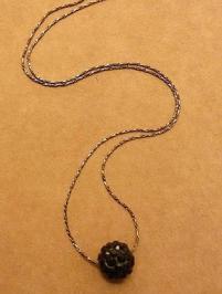 Διαγωνισμός για ένα υπέροχο κολιέ με μαύρα διαμαντάκια Διαγωνισμός για ένα υπέροχο κολιέ με μαύρα διαμαντάκια