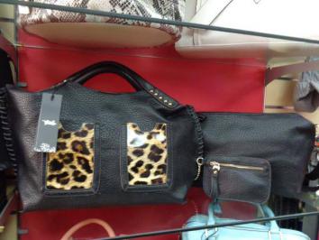 Διαγωνισμός με δώρο μία διπλή τσάντα της Verde με leopard λεπτομέρειες και ενσωματωμένο πορτοφόλι Διαγωνισμός με δώρο μία διπλή τσάντα της Verde με leopard λεπτομέρειες και ενσωματωμένο πορτοφόλι