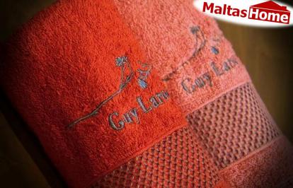 Διαγωνισμός για 1 ΣΕΤ ΠΕΤΣΕΤΕΣ 2 τεμαχίων Guy Laroche Διαγωνισμός για 1 ΣΕΤ ΠΕΤΣΕΤΕΣ 2 τεμαχίων Guy Laroche