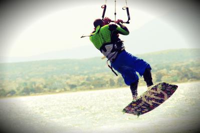 Διαγωνισμός με δώρο ένα μάθημα Kite Surf, 2 ωρών