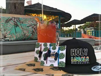 Διαγωνισμός για 2 Holy Flip Flop Necklaces από το Holy Spirit Beach Bar