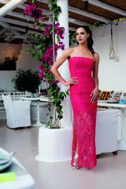 Διαγωνισμός με δώρο ένα strapless φόρεμα από δαντέλα σε τέσσερα χρώματα